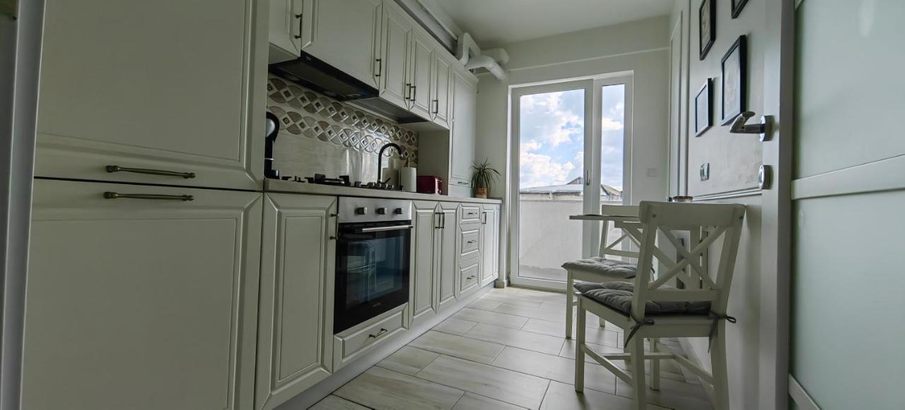 Apartament 1 Mai Bloc Nou-Self Check-In Craiova Ngoại thất bức ảnh